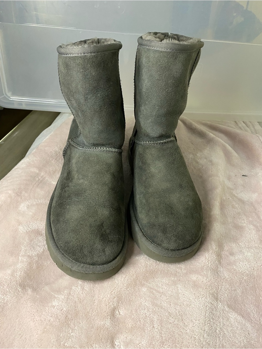 Classic Women's Suede Shearling Boots in Gray size 8